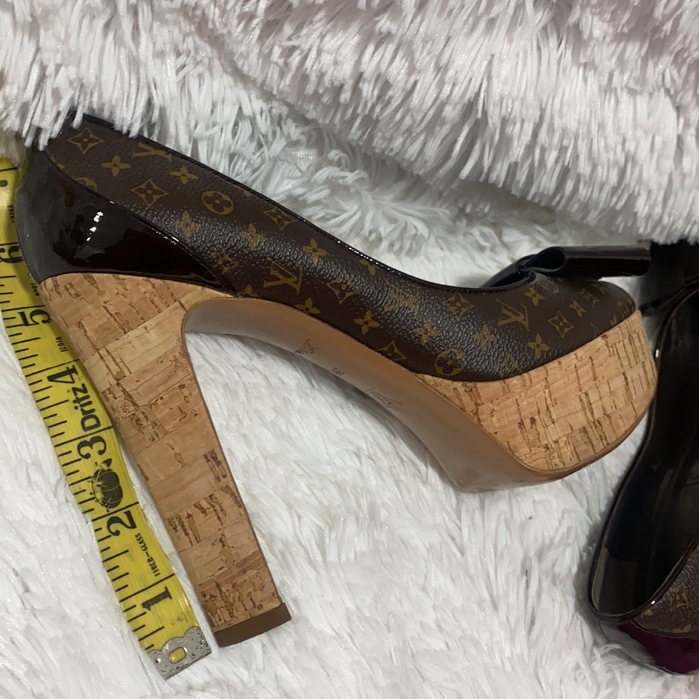 Authentic Louis Vuitton Rivoli cork  monogram pumps heels - Picture 9 of 10